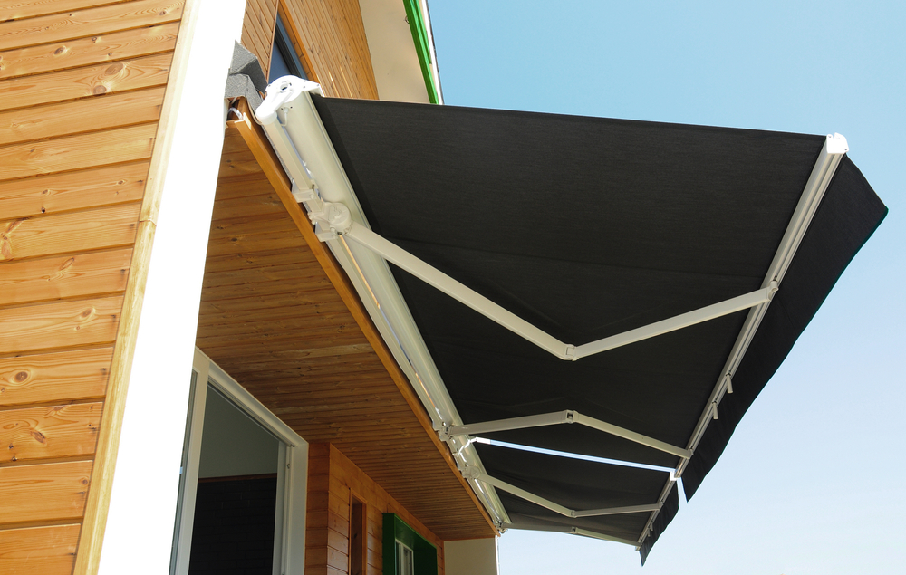 Enhance Your Outdoor Living Space with Retractable Awnings » Retractable Awnings