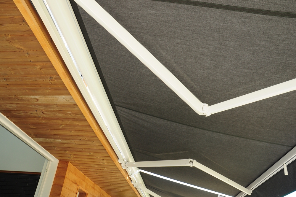 Features and Benefits of Automatic Awnings