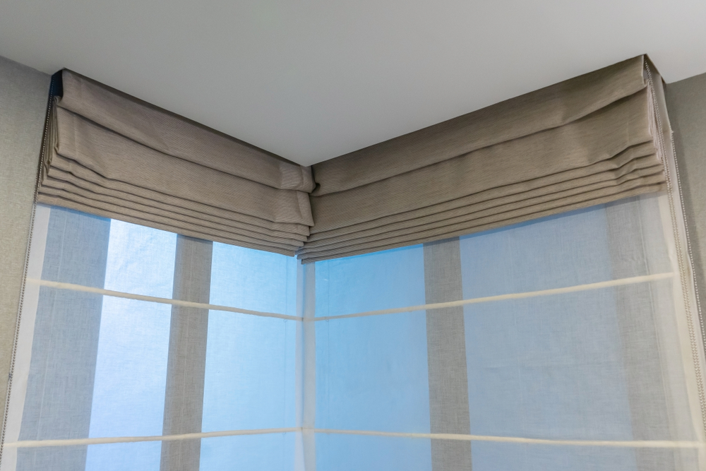 How to Sew a DIY Roman Shade with a Lining