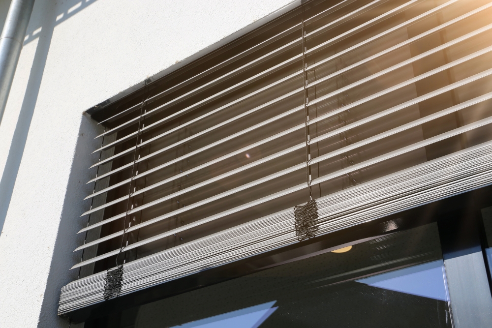 Year-Round Comfort with Outdoor Blinds for All Seasons » outdoor blinds